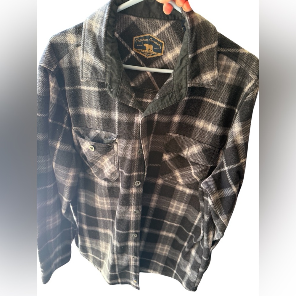 Black and Gray Plaid Button-Up Shirt